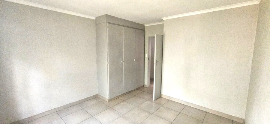 To Let 4 Bedroom Property for Rent in Constantia Park Gauteng