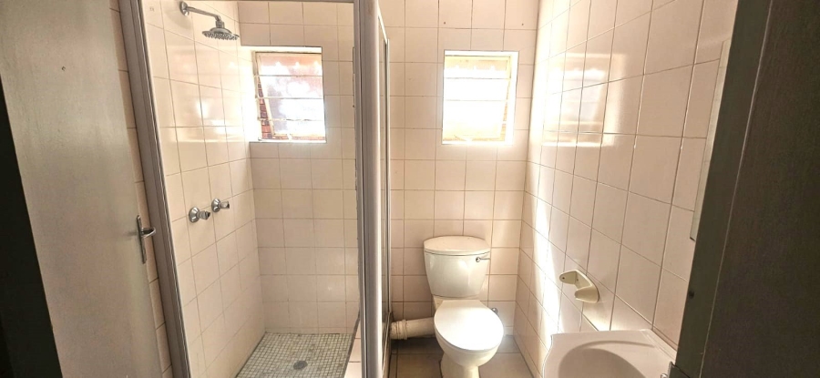 To Let 4 Bedroom Property for Rent in Constantia Park Gauteng