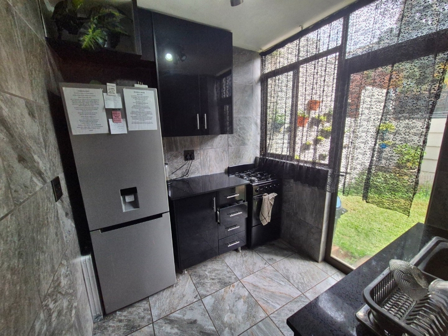 2 Bedroom Property for Sale in Tileba Gauteng