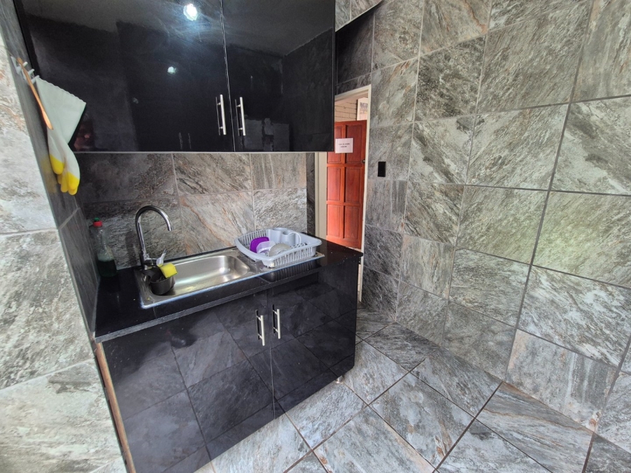 2 Bedroom Property for Sale in Tileba Gauteng