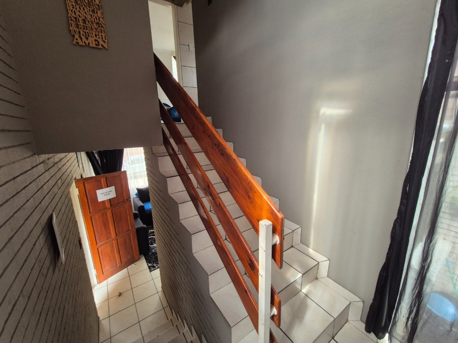 2 Bedroom Property for Sale in Tileba Gauteng
