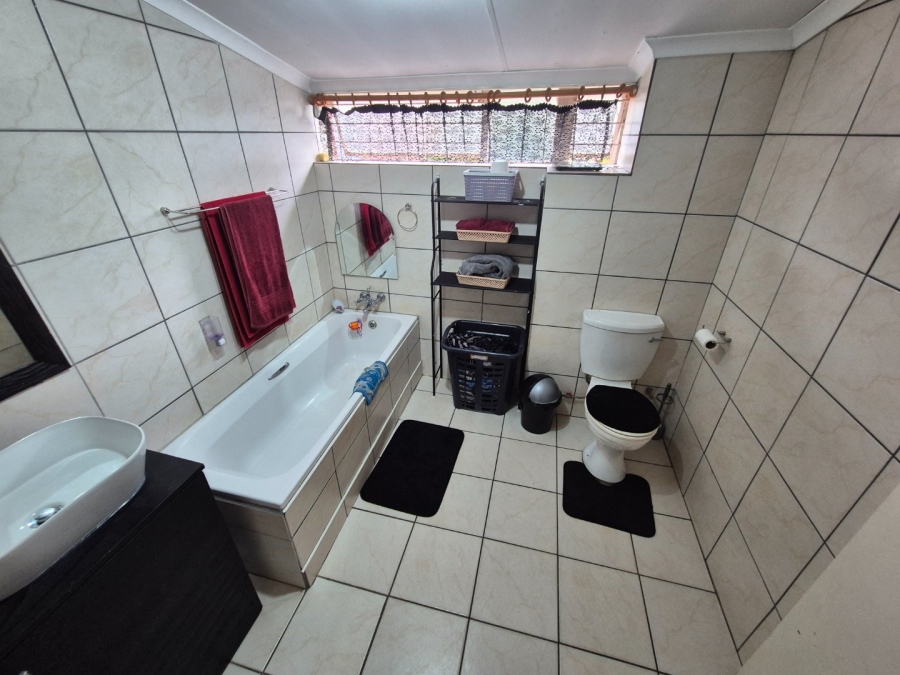 2 Bedroom Property for Sale in Tileba Gauteng