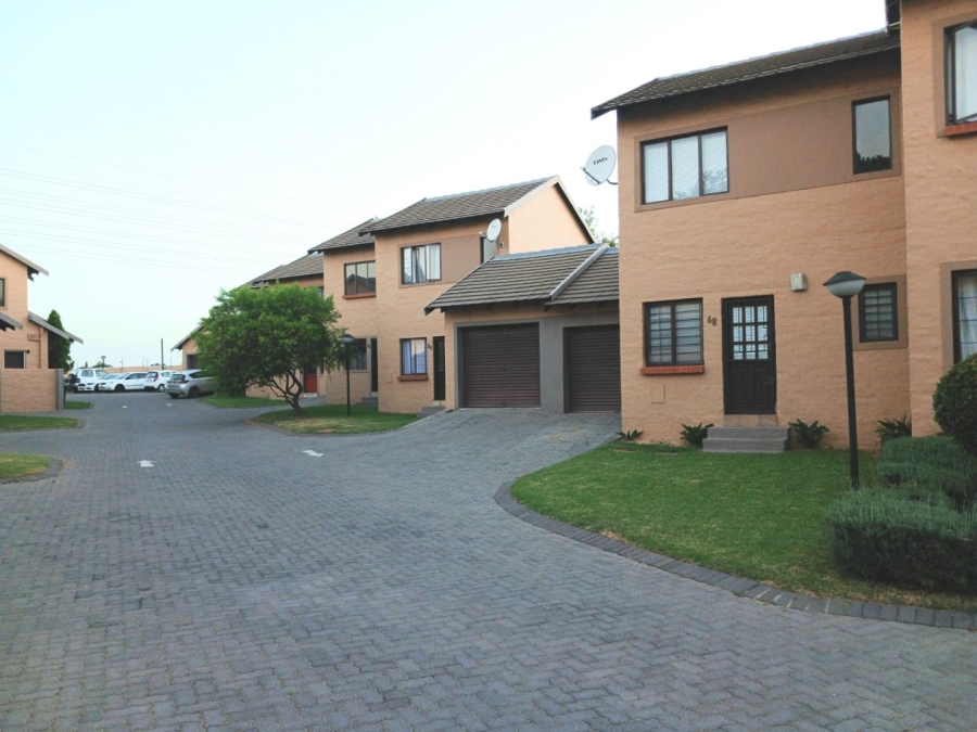 2 Bedroom Property for Sale in Carlswald Gauteng