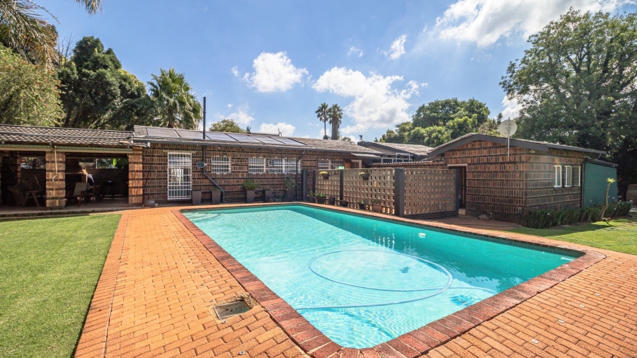 4 Bedroom Property for Sale in Bonaero Park Gauteng