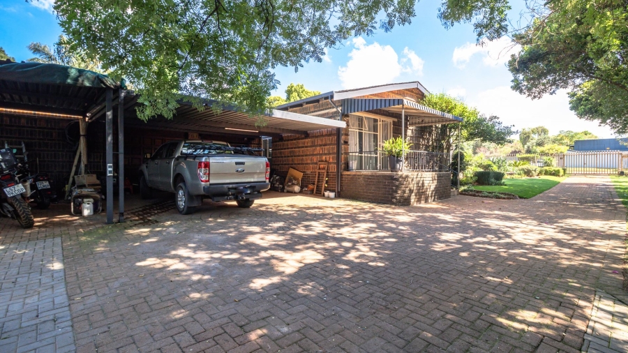 4 Bedroom Property for Sale in Bonaero Park Gauteng