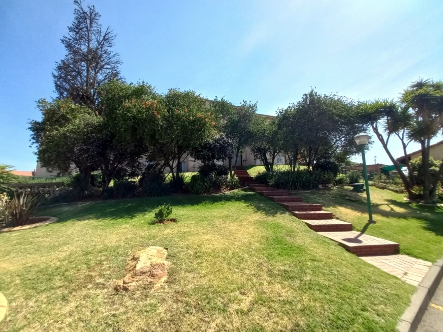 2 Bedroom Property for Sale in Primrose Hill Gauteng