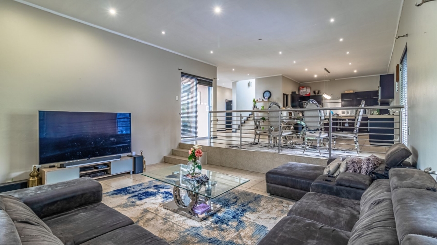 3 Bedroom Property for Sale in Greenstone Hill Gauteng