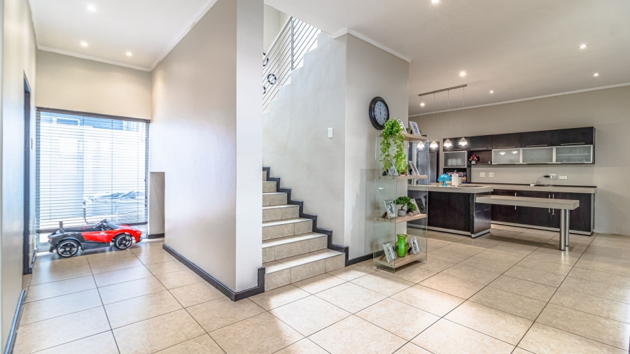 3 Bedroom Property for Sale in Greenstone Hill Gauteng