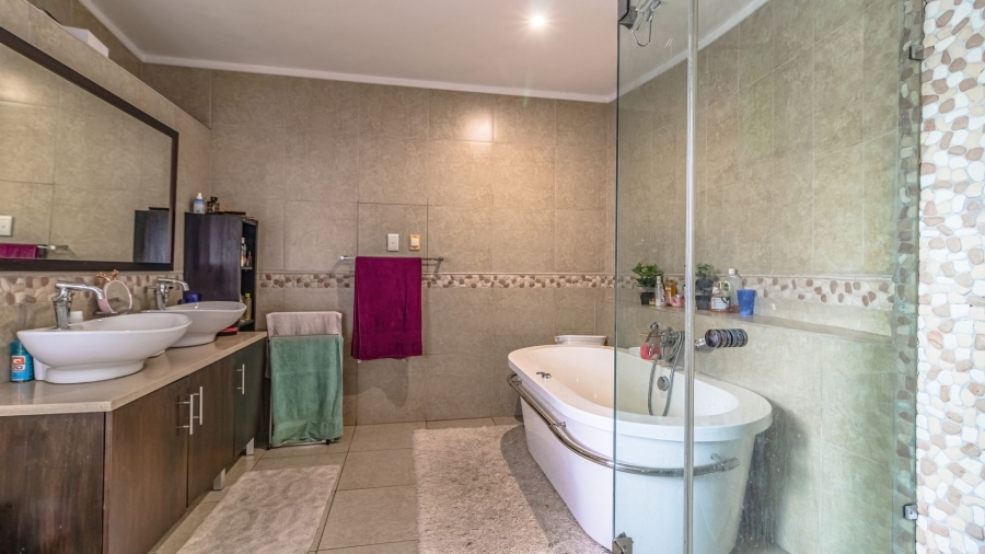 3 Bedroom Property for Sale in Greenstone Hill Gauteng