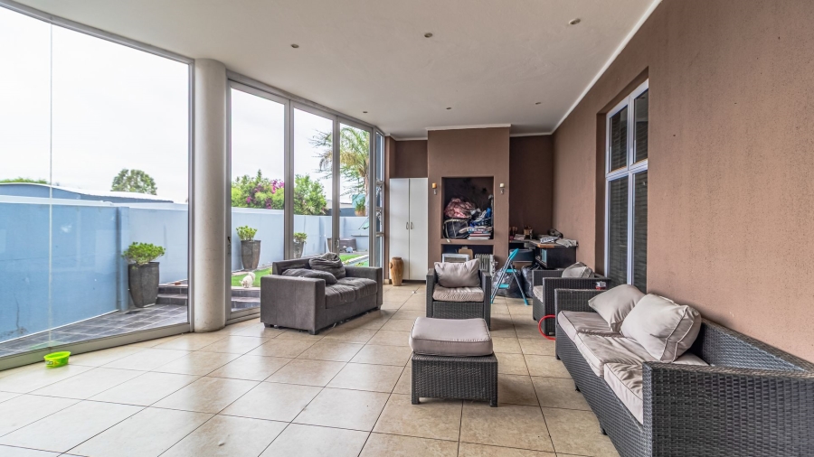 3 Bedroom Property for Sale in Greenstone Hill Gauteng