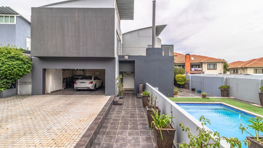 3 Bedroom Property for Sale in Greenstone Hill Gauteng
