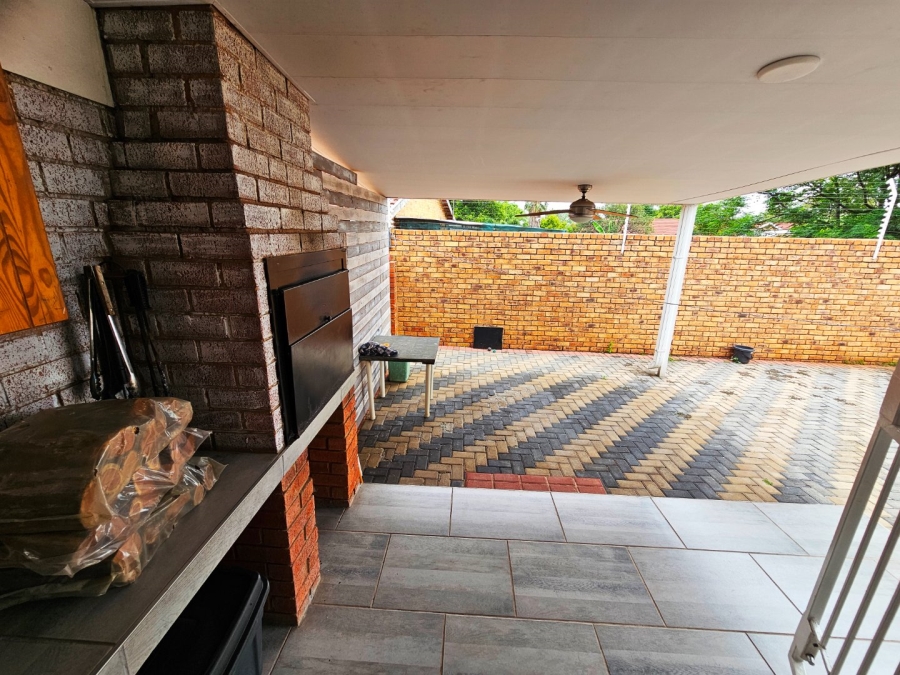 2 Bedroom Property for Sale in Montana Gauteng