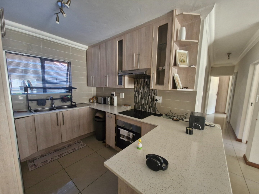 3 Bedroom Property for Sale in Comet Gauteng