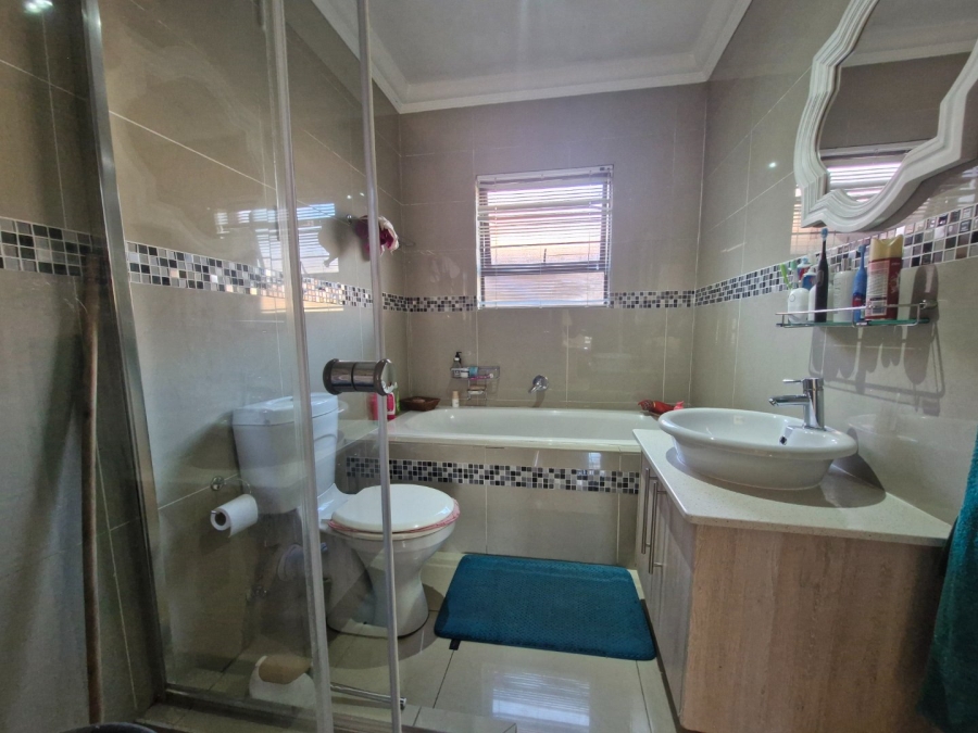 3 Bedroom Property for Sale in Comet Gauteng