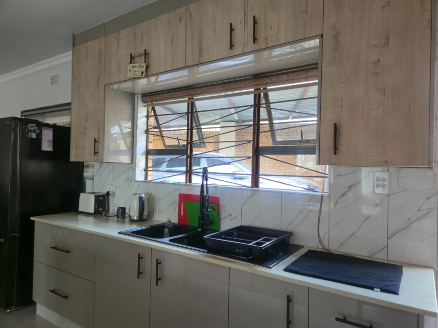 4 Bedroom Property for Sale in Sunnyridge Gauteng