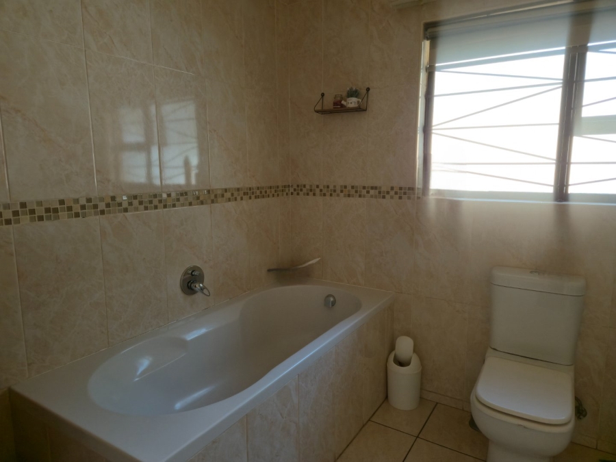 4 Bedroom Property for Sale in Sunnyridge Gauteng