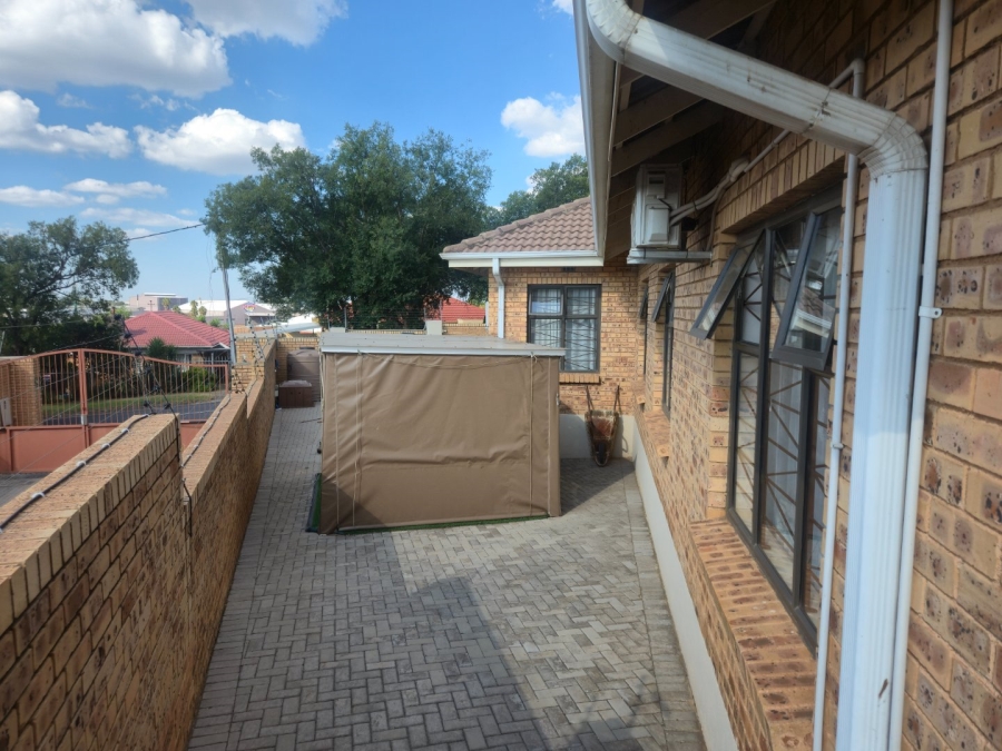 4 Bedroom Property for Sale in Sunnyridge Gauteng