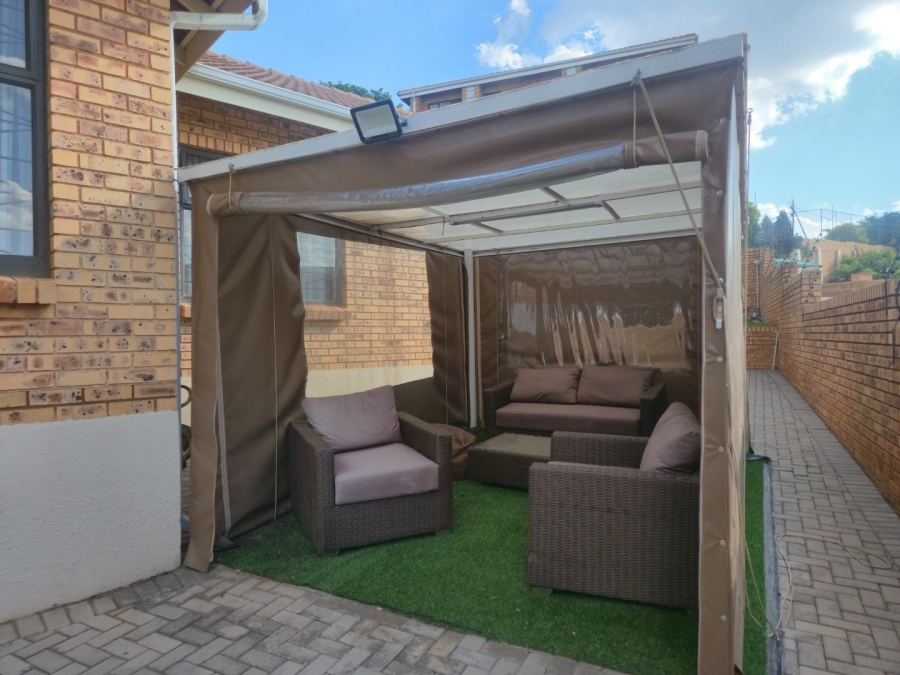4 Bedroom Property for Sale in Sunnyridge Gauteng