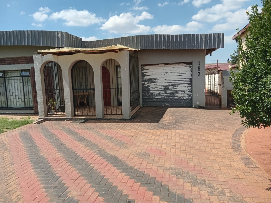 4 Bedroom Property for Sale in Leondale Gauteng