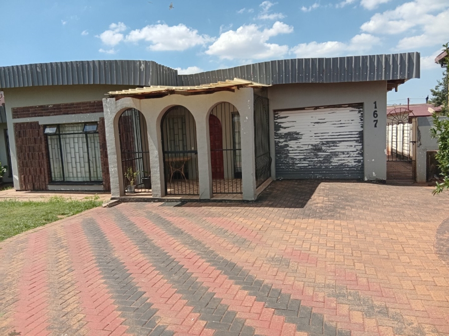 4 Bedroom Property for Sale in Leondale Gauteng