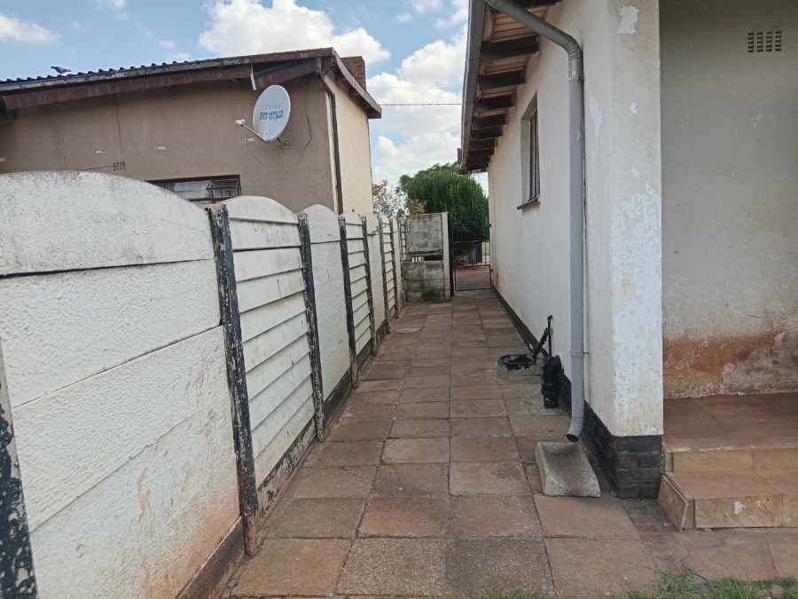 4 Bedroom Property for Sale in Leondale Gauteng