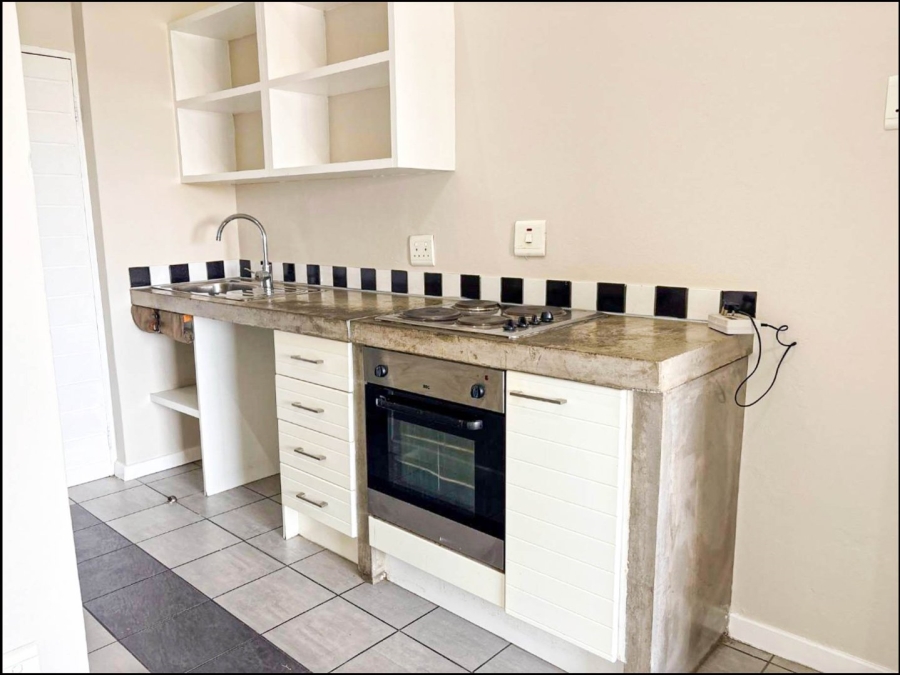 1 Bedroom Property for Sale in The Paddocks Gauteng