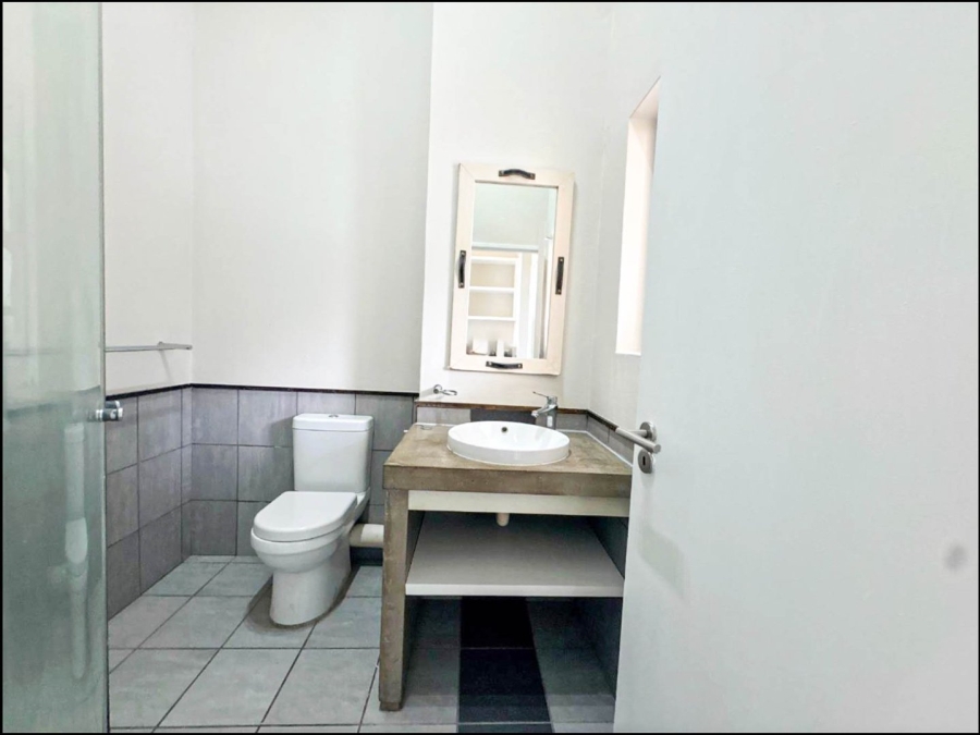 1 Bedroom Property for Sale in The Paddocks Gauteng