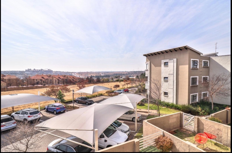 1 Bedroom Property for Sale in The Paddocks Gauteng