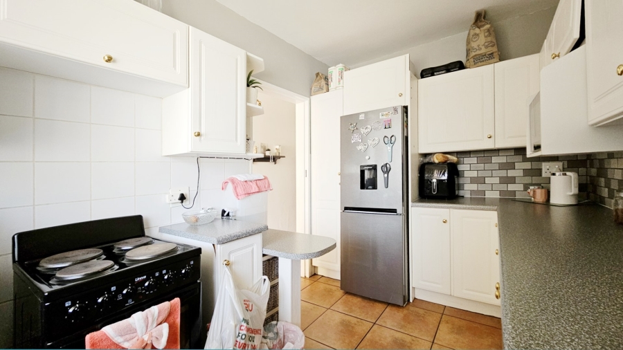 2 Bedroom Property for Sale in Three Rivers Proper Gauteng