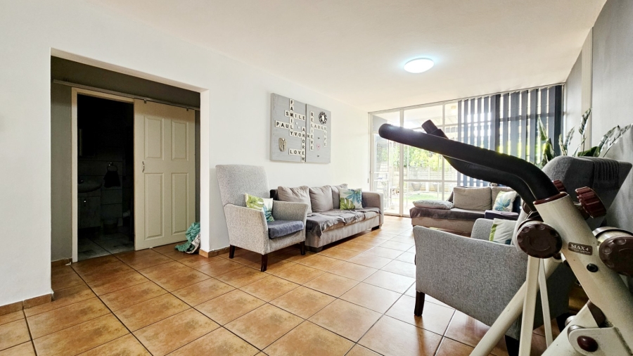 2 Bedroom Property for Sale in Three Rivers Proper Gauteng