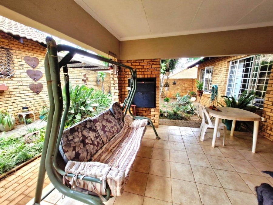 2 Bedroom Property for Sale in Montana Gauteng
