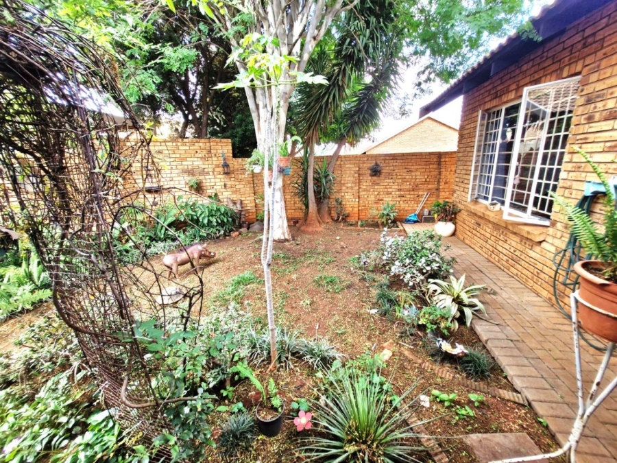 2 Bedroom Property for Sale in Montana Gauteng