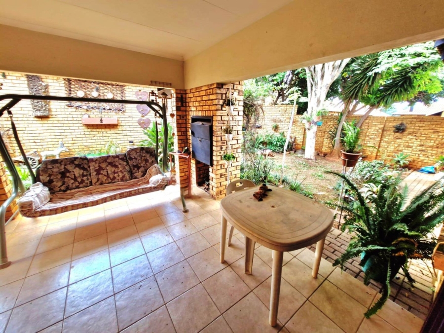 2 Bedroom Property for Sale in Montana Gauteng