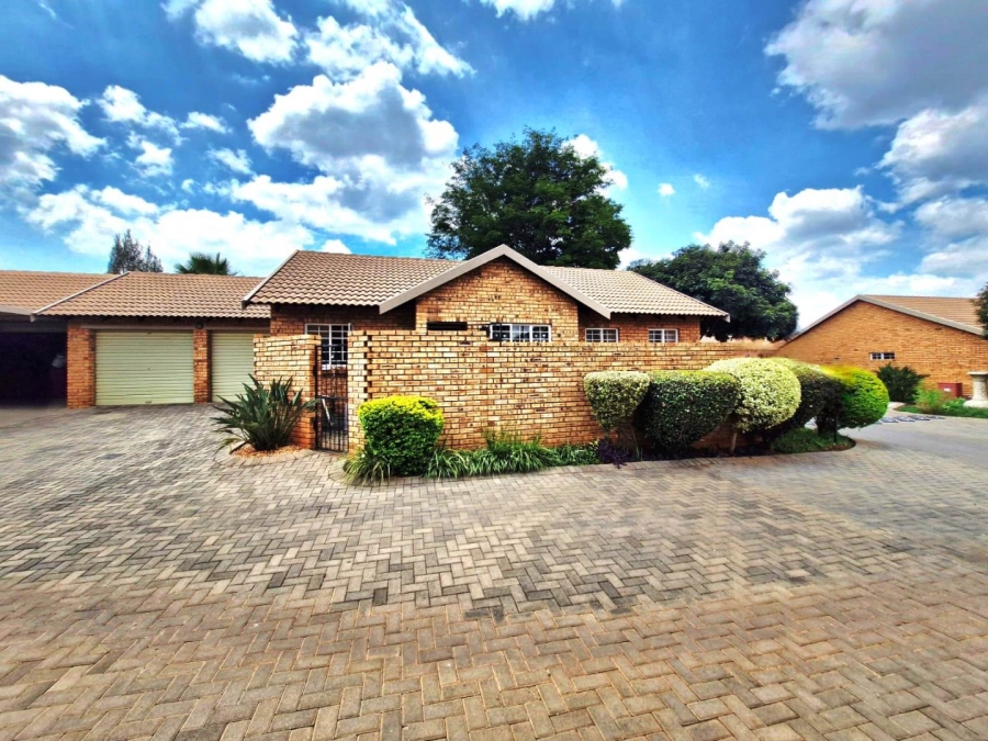 2 Bedroom Property for Sale in Montana Gauteng