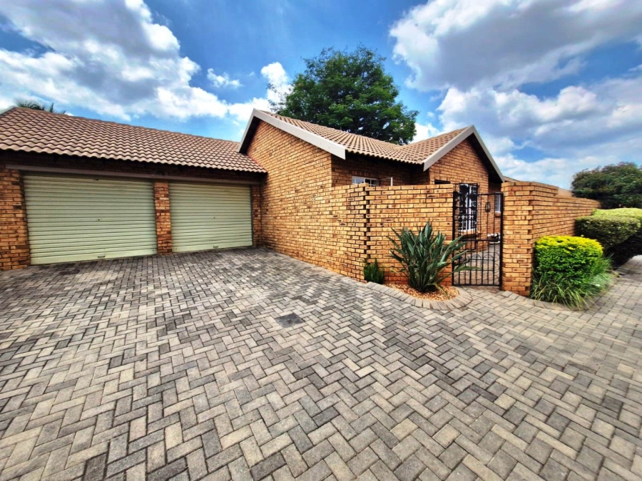 2 Bedroom Property for Sale in Montana Gauteng