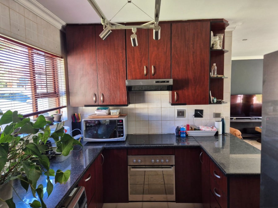 To Let 3 Bedroom Property for Rent in Equestria Gauteng