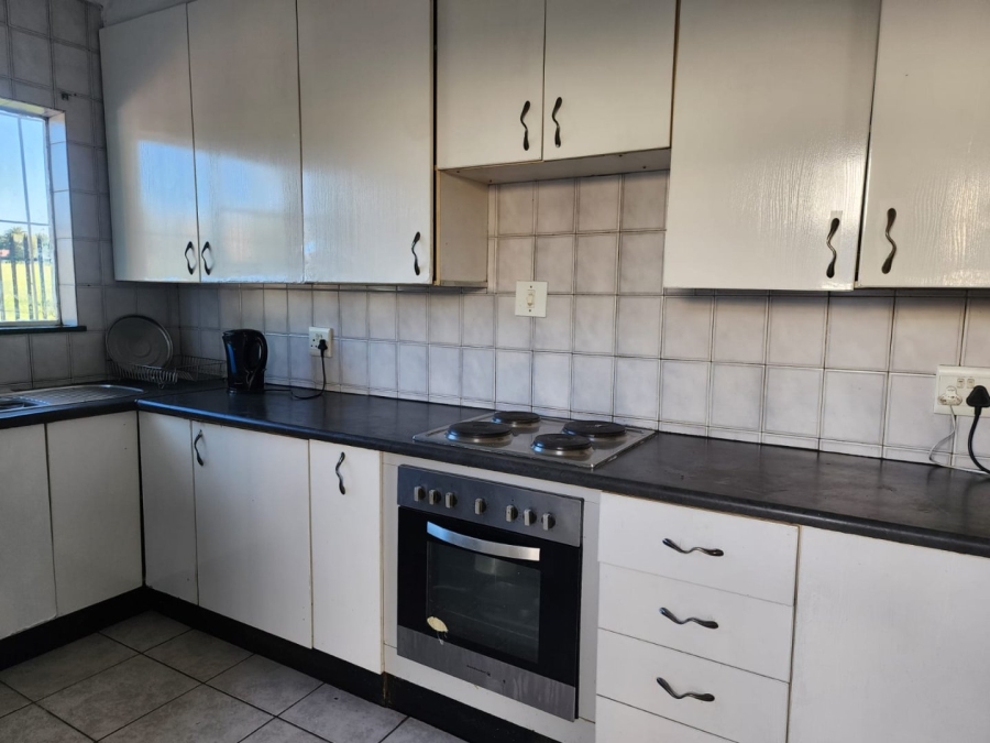 To Let 3 Bedroom Property for Rent in Croydon Gauteng