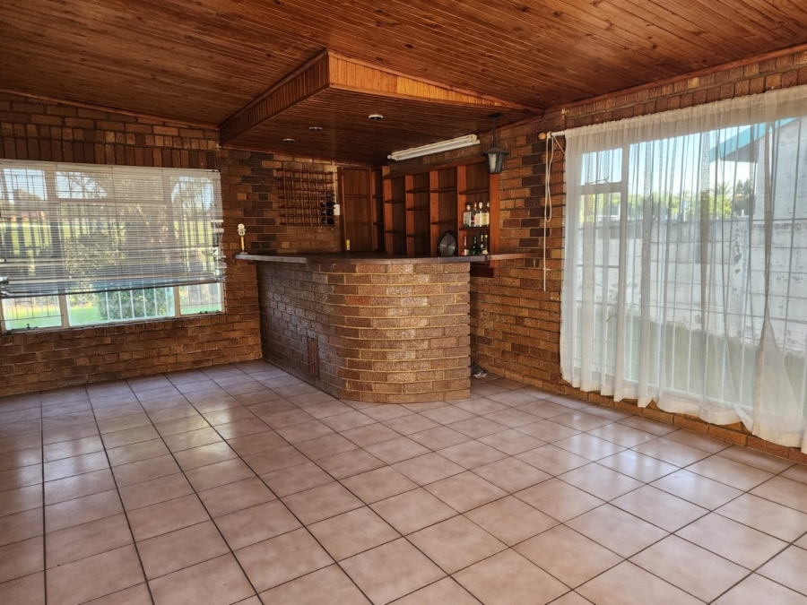 To Let 3 Bedroom Property for Rent in Croydon Gauteng