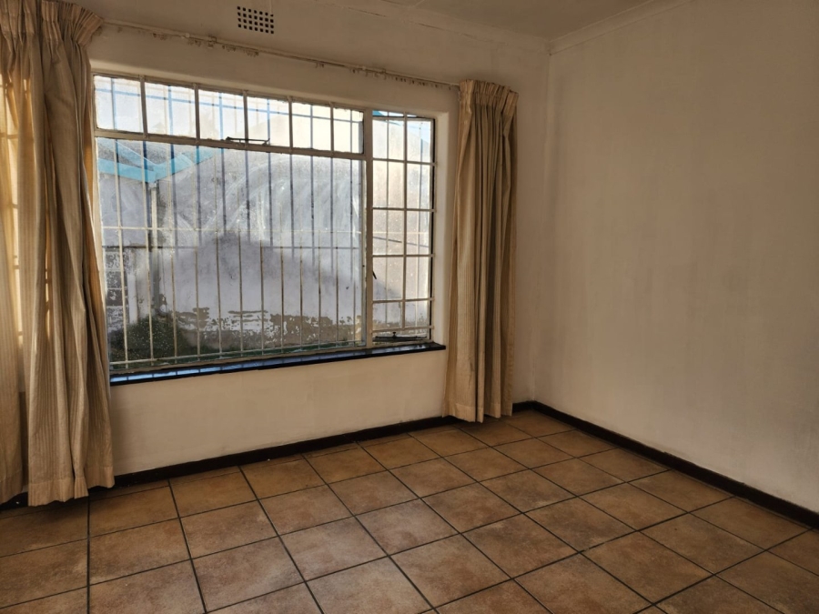 To Let 3 Bedroom Property for Rent in Croydon Gauteng