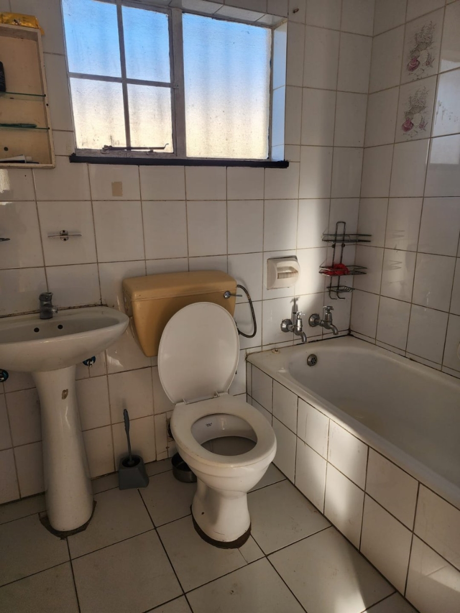 To Let 3 Bedroom Property for Rent in Croydon Gauteng