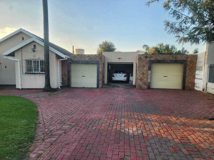 To Let 3 Bedroom Property for Rent in Croydon Gauteng
