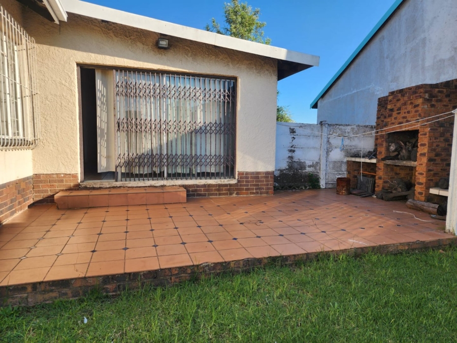 To Let 3 Bedroom Property for Rent in Croydon Gauteng