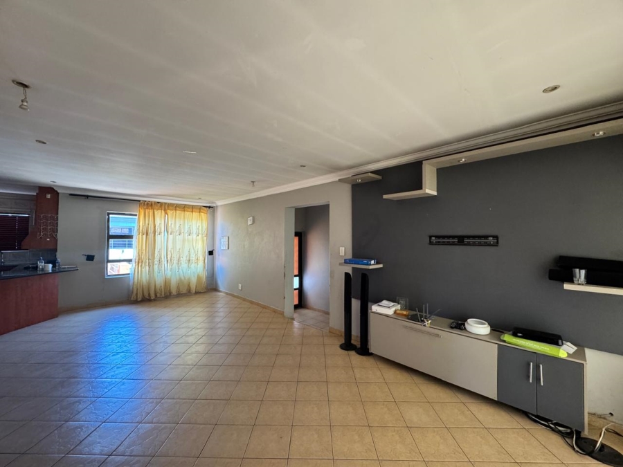 To Let 3 Bedroom Property for Rent in Amberfield Valley Gauteng