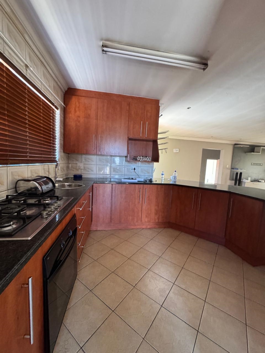 To Let 3 Bedroom Property for Rent in Amberfield Valley Gauteng