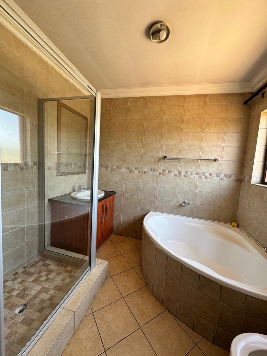 To Let 3 Bedroom Property for Rent in Amberfield Valley Gauteng