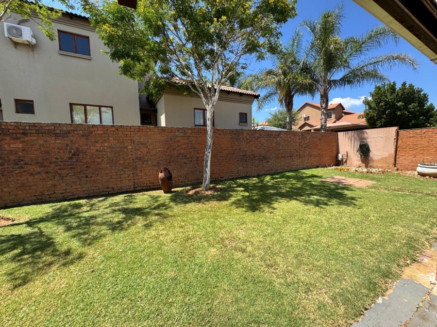 To Let 3 Bedroom Property for Rent in Amberfield Valley Gauteng