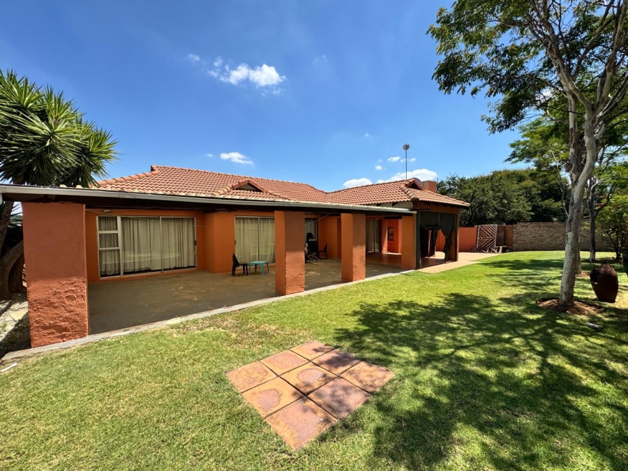 To Let 3 Bedroom Property for Rent in Amberfield Valley Gauteng