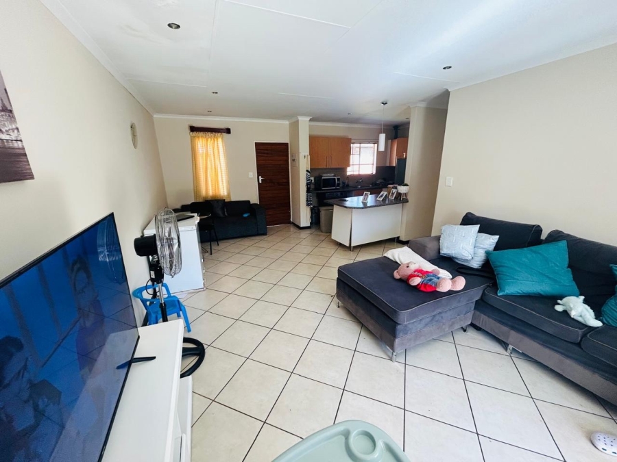 2 Bedroom Property for Sale in Monavoni A H Gauteng