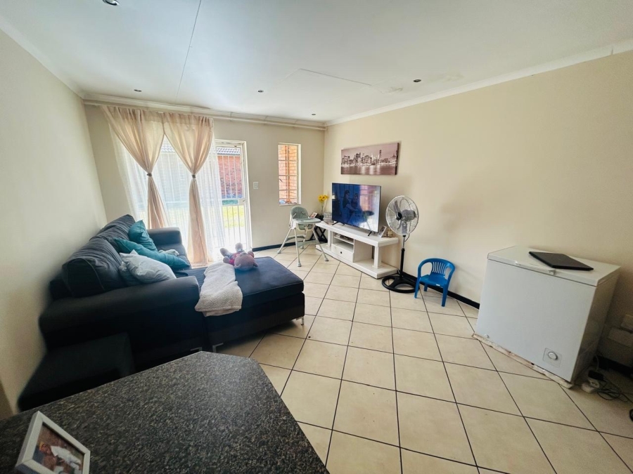 2 Bedroom Property for Sale in Monavoni A H Gauteng