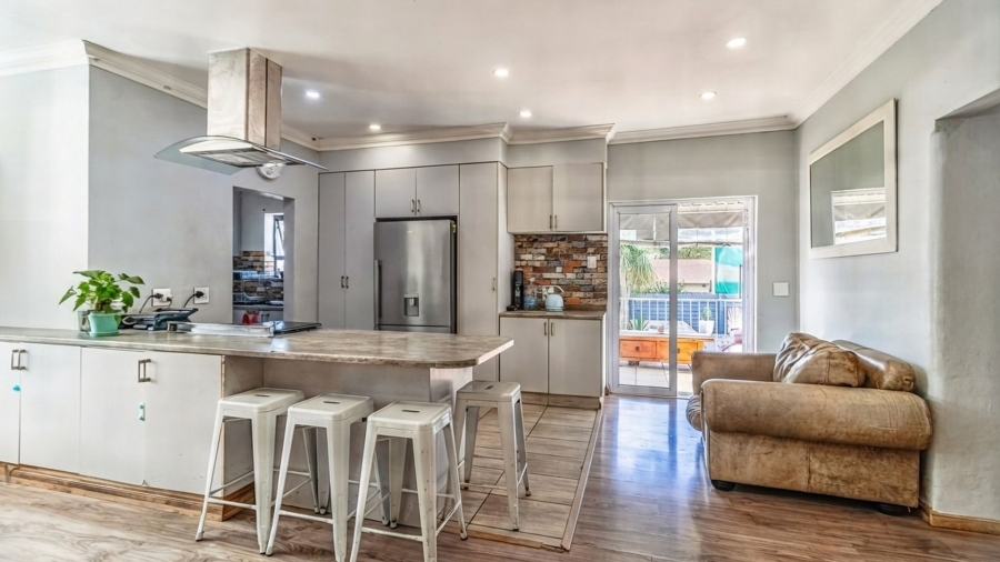 3 Bedroom Property for Sale in Lakeside Village Gauteng